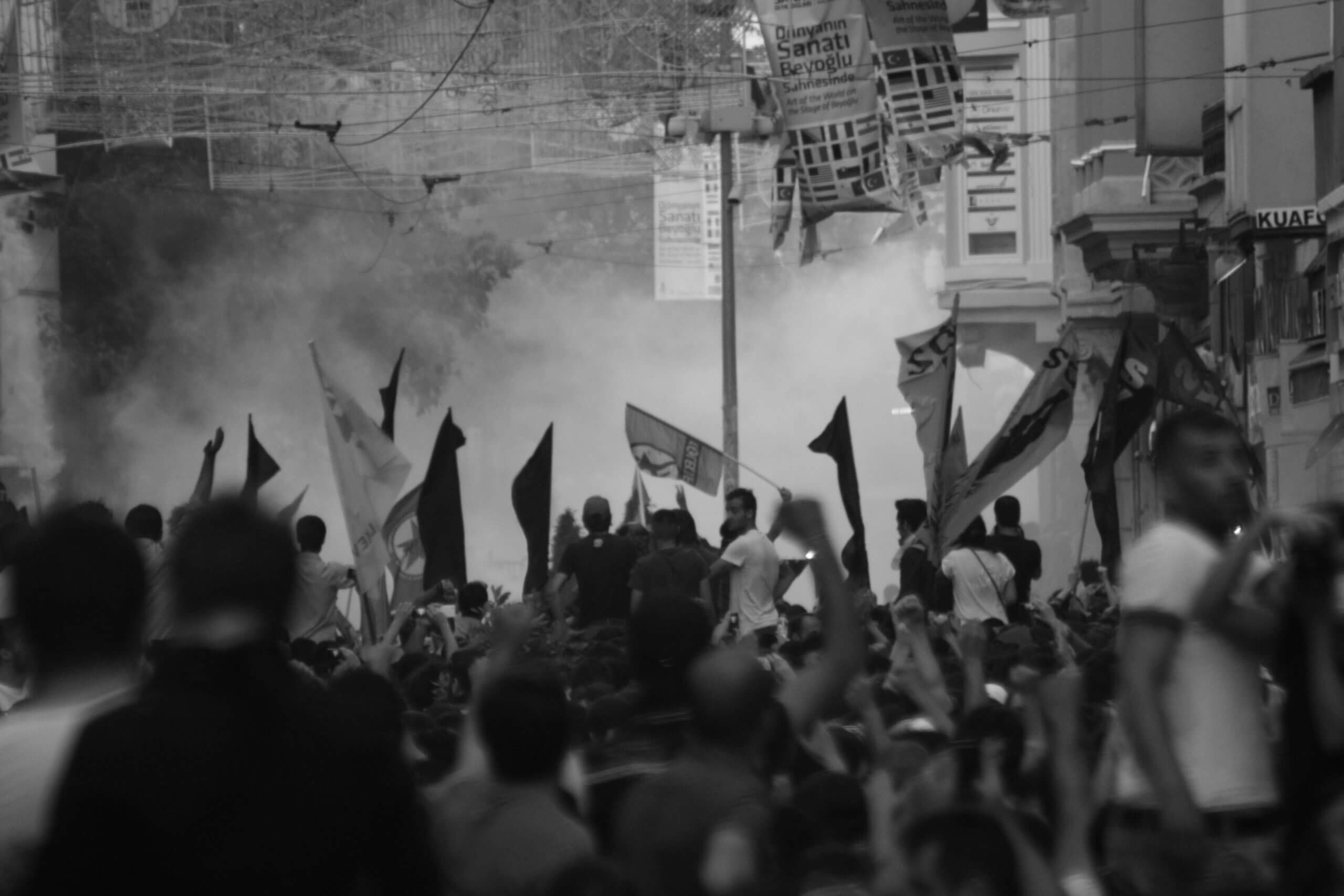 Bir Sivil İtaatsizlik Hareketi Olarak Gezi: Sivil Toplumda Yeni Bir Oyun Alanı Yaratmak 